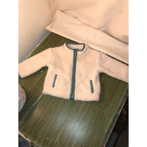 Cat & Jack Baby NWOT Faux Shearling Jacket Size Beige Size 3-6M - Picture 1 of 3